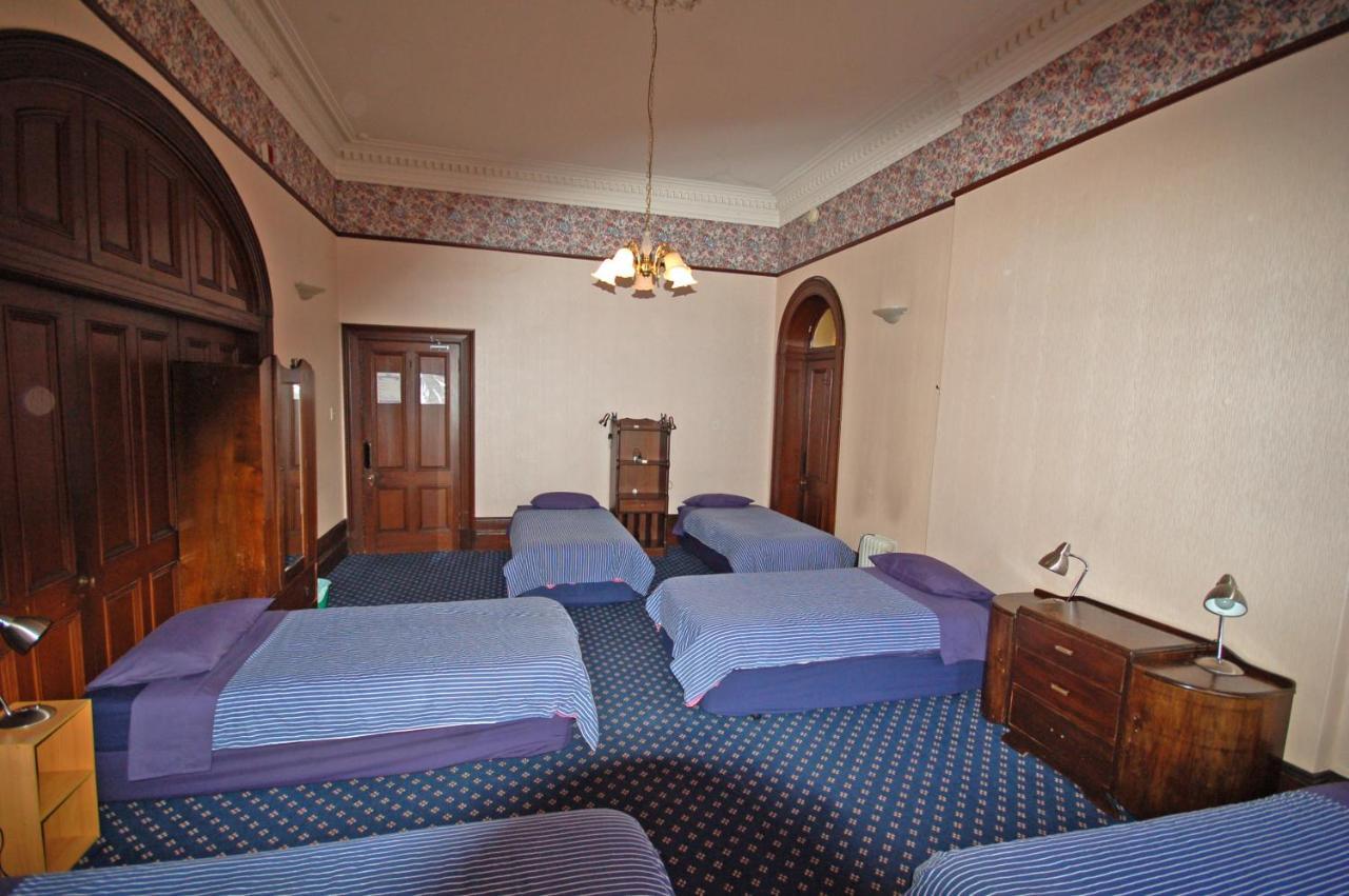 Hogwartz Backpackers And Studios Dunedin Exterior photo